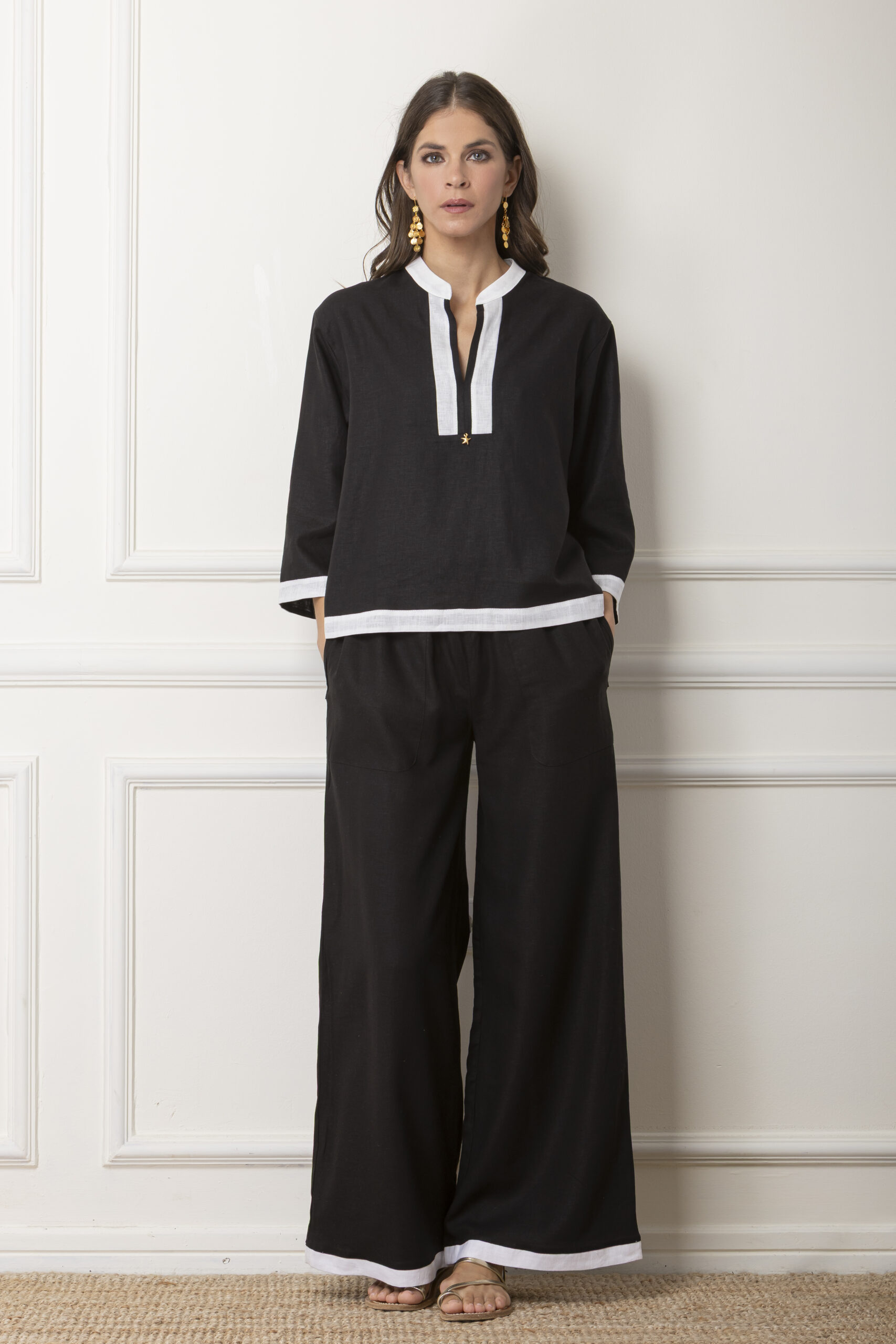 ETOILE CORAL Black top and shorts with white linen details Ariadne combo 1