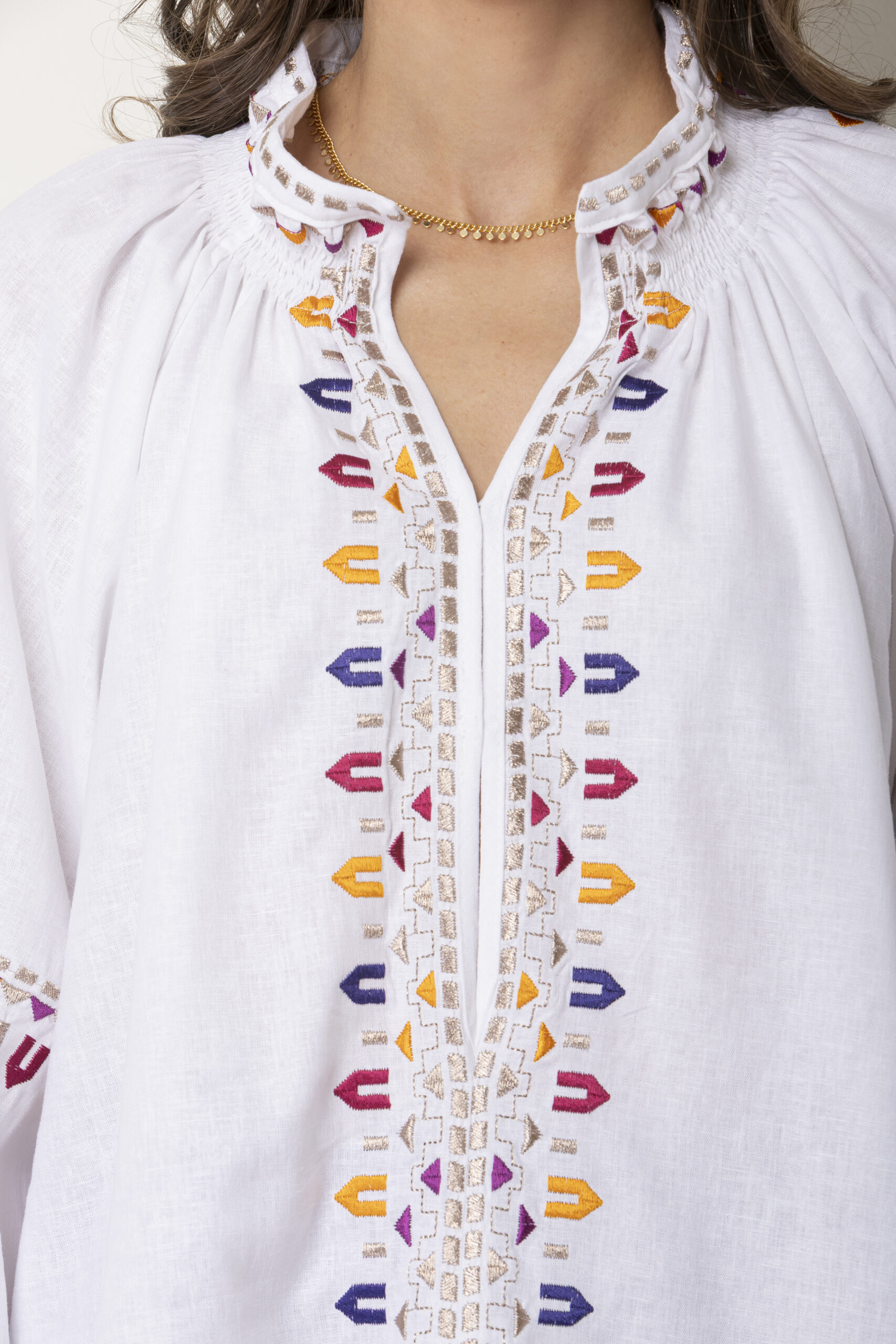 ETOILE CORAL white top with multicolor embroidery DIMITRA TOP 2