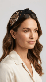 Μαύρη Στέκα με Κεντημένο Floral Beaded Σχέδιο - Image 3